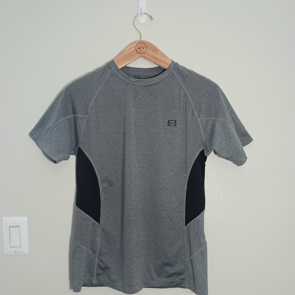 Layer 8 Performance Men's Sport Athletic Qwick-Dry Grey And Black Size S T Shirt